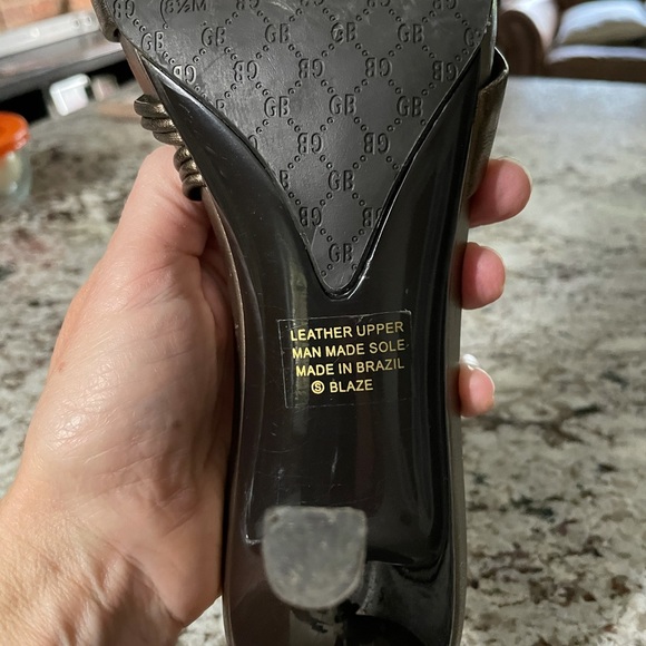 Sandals - Picture 3 of 4